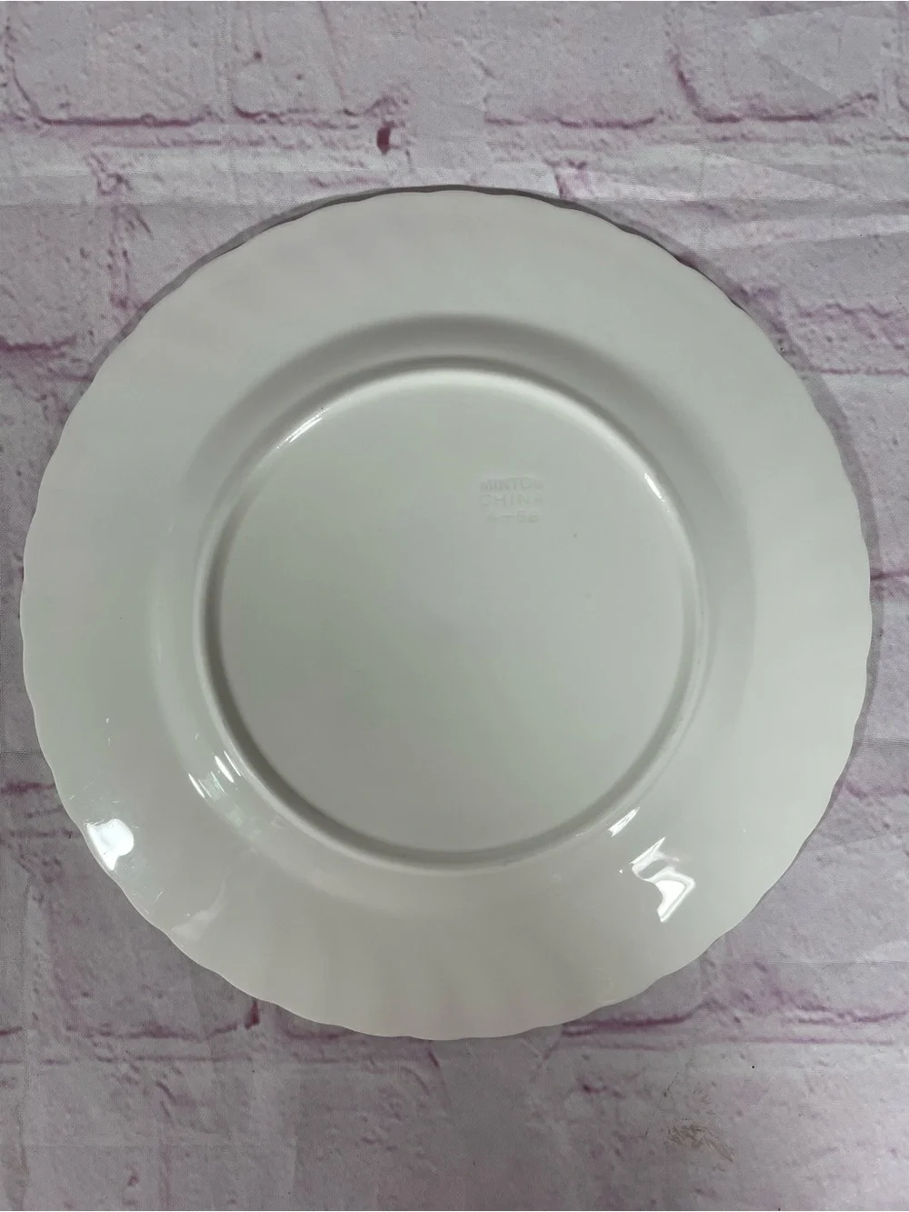 Vintage Minton White Fife Bone China Salad Plates 7 7/8” England Discontinued